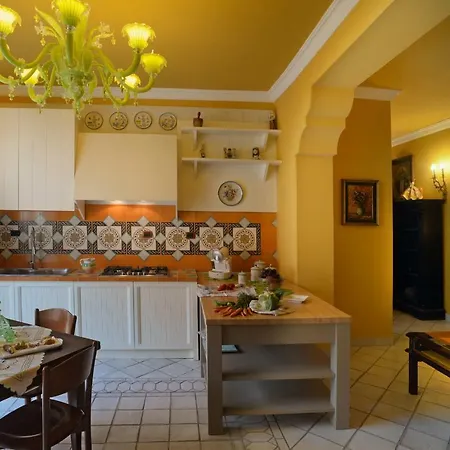 Apartment Donna Filomena Casa Di Charme Salerno